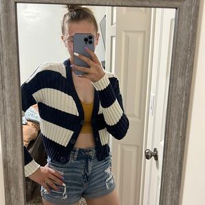 American Eagle Cropped blue striped cardigan